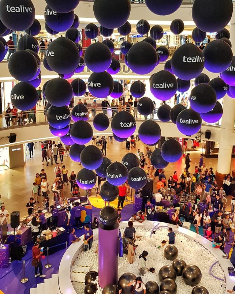 Tealive – balonowa dekoracja centrum handlowego